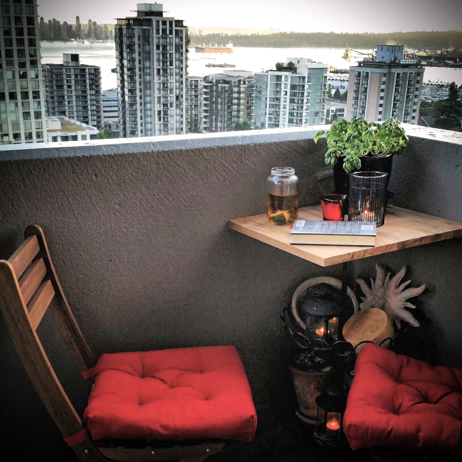 Cottage in the Sky: A summer evening with a jar of spicy iced tea.