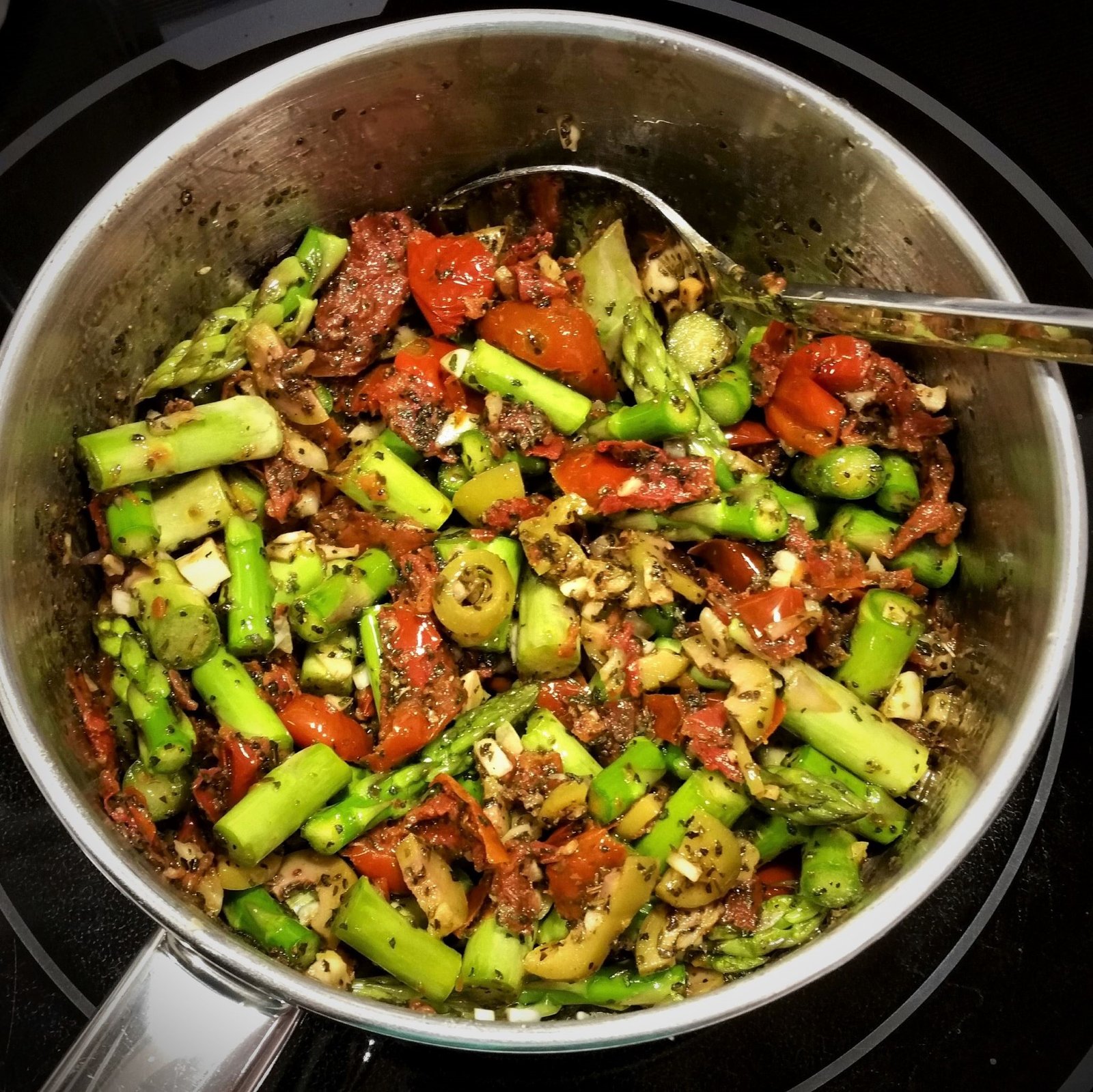 Seven easy ingredients are needed to make the chutney.