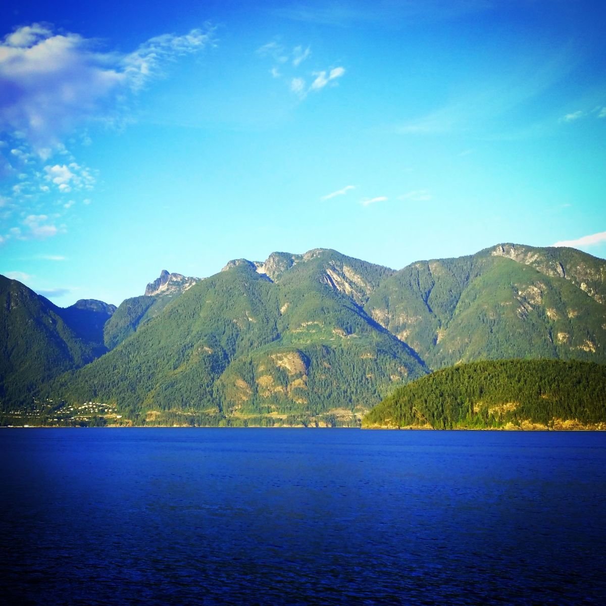 AnnoyZneighbour Never approach your neighbours when they’re being noisy. Even if you’re able to remain calm, all subsequent complaints, whether or not they’re made by you, will be blamed on you.